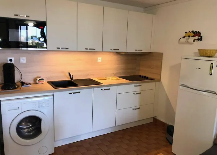 T2 4 Pers, Terrasse, Parking, Proche - Fr-1-81-529 아파트